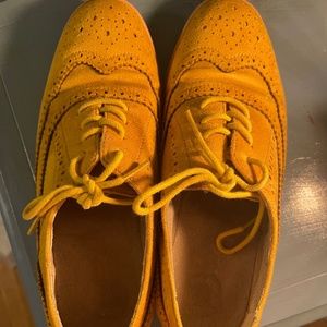 Women's yellow wingtip suede shoes size 8